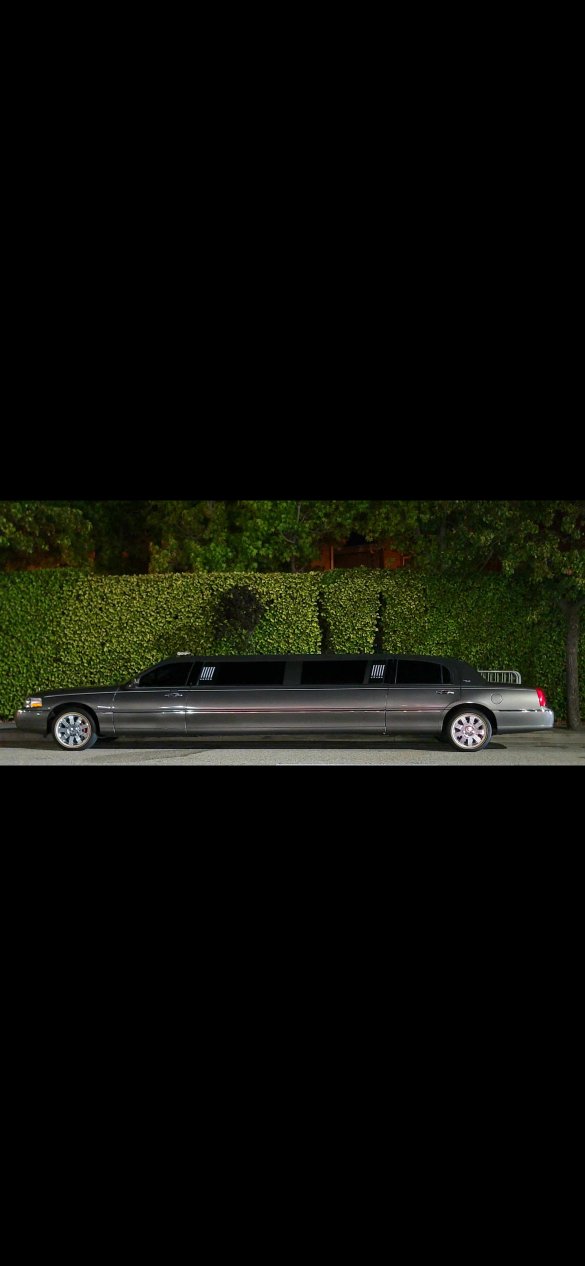 2005 Krystal Coach Lincoln 120 5th door  Limousine