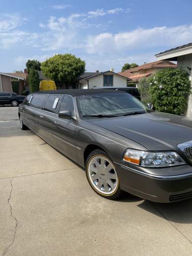 2005 Krystal Coach Lincoln 120 5th door  Limousine