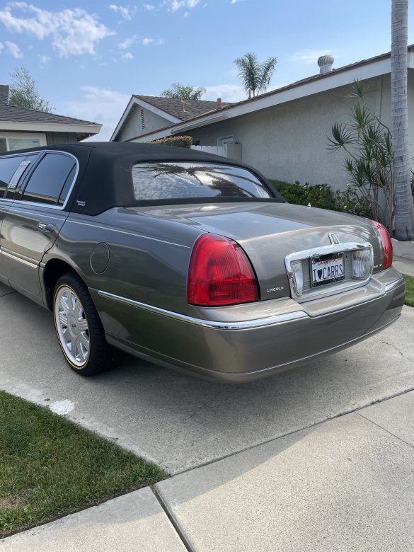 2005 Krystal Coach Lincoln 120 5th door  Limousine