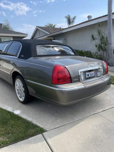 2005 Krystal Coach Lincoln 120 5th door  Limousine