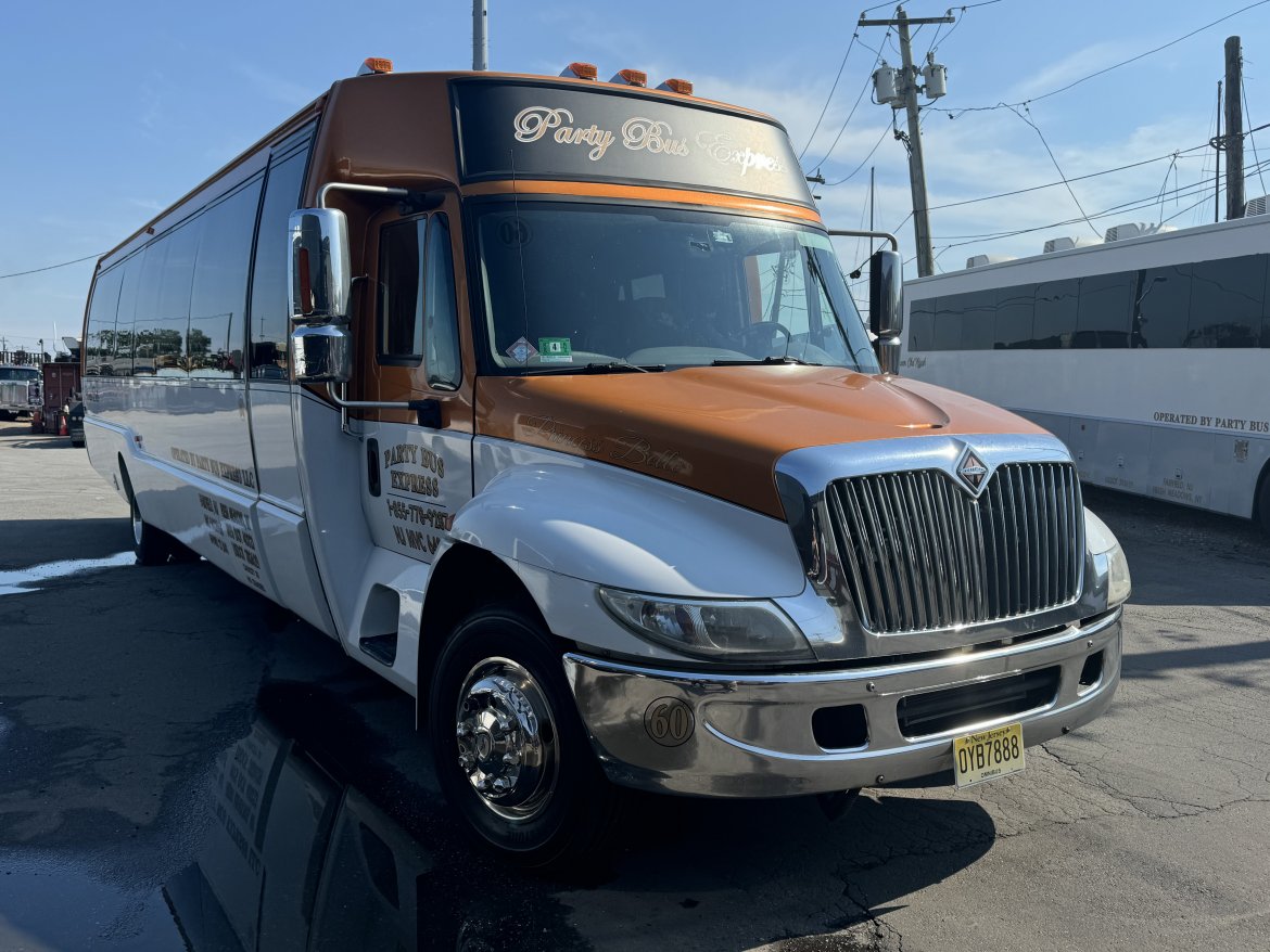 Limo Bus for sale: 2007 International 3200 Series Krystal Coach KK38 Limo by Krystal