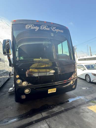 2008 CT Coach Ford F550 Limo Bus