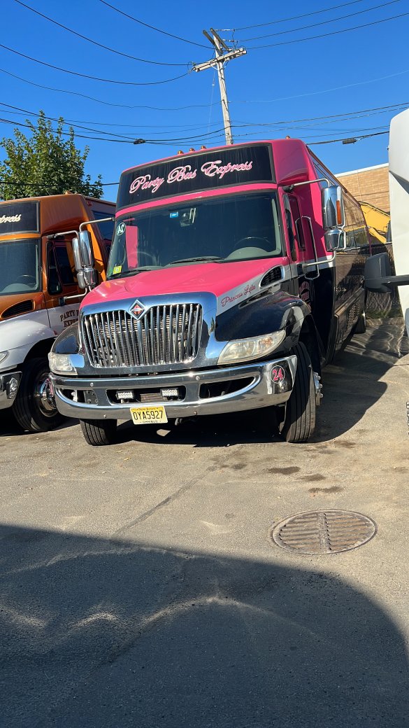 2008 International 3200 Series Krystal Coach KK38 Limo Bus for Sale in Oceanside, NY - Main Photo
