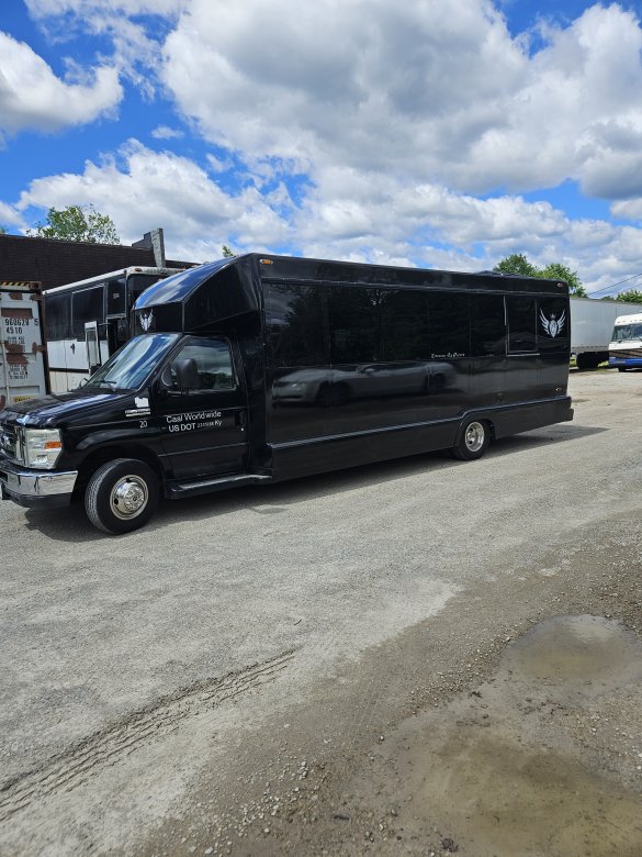 2011 Ecb Ford E450 Limo Bus