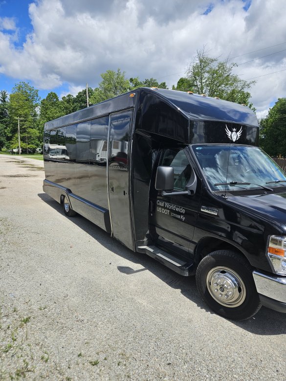 2011 Ecb Ford E450 Limo Bus