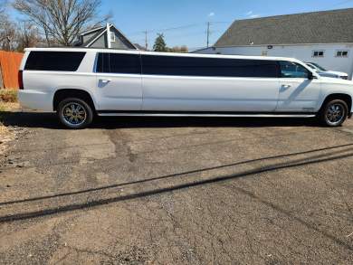 2015 pinnaclelimousinemfg Chevrolet suburban SUV Stretch