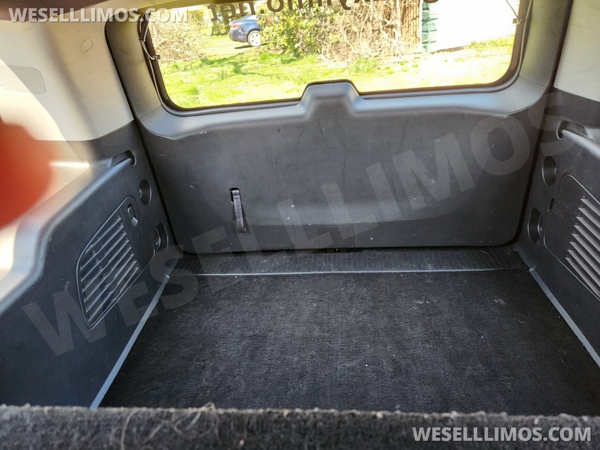 Photo of SUV Stretch for sale: 2015 Chevrolet suburban 140&quot; by pinnaclelimousinemfg