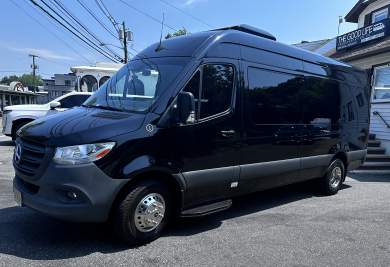 2021 Platinum Big Toys Mercedes-Benz Sprinter Limousine