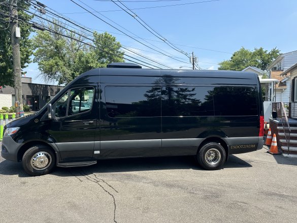 2021 Platinum Big Toys Mercedes-Benz Sprinter Limousine