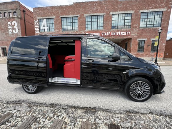 2023 Mercedes-Benz Metris Maybach CEO Sprinter for Sale in Springfield, MO - Photo 2
