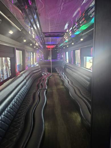 2013 Lge Freightliner Bus Limo Bus