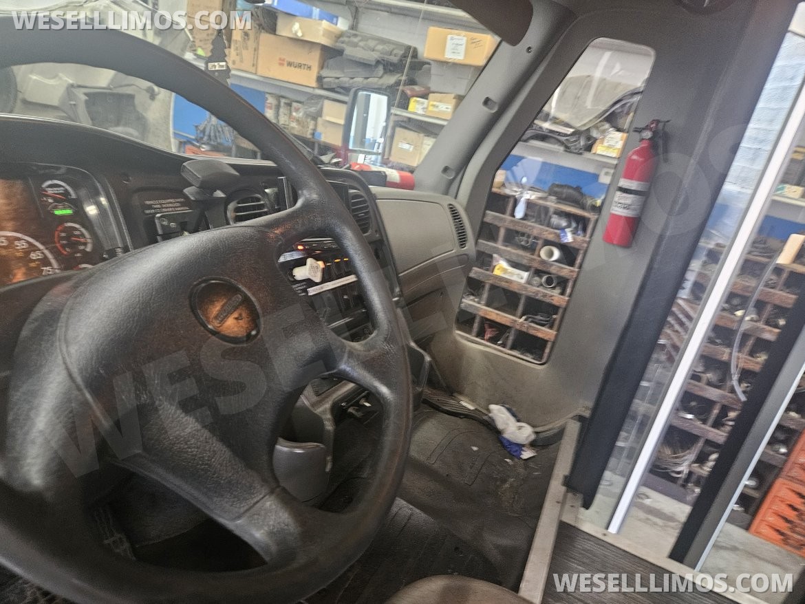 Limo Bus for Sale in Louisville ky, KY - Photo 6