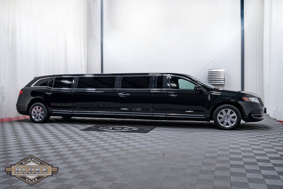 2014 Royale Lincoln MKT Limousine