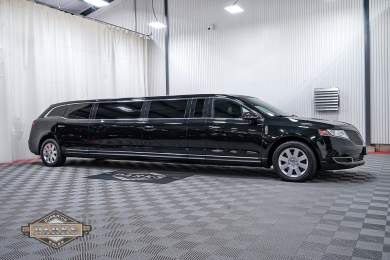 2014 Royale Lincoln MKT Limousine