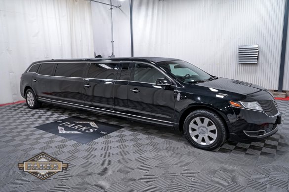 2014 Royale Lincoln MKT Limousine