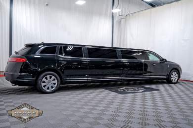 2014 Royale Lincoln MKT Limousine