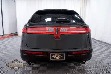 2014 Royale Lincoln MKT Limousine