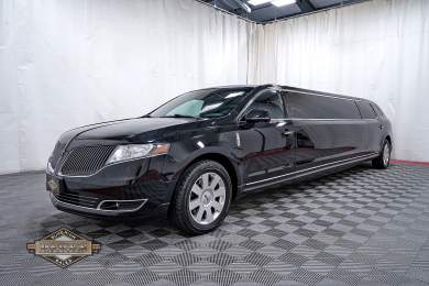 2014 Royale Lincoln MKT Limousine