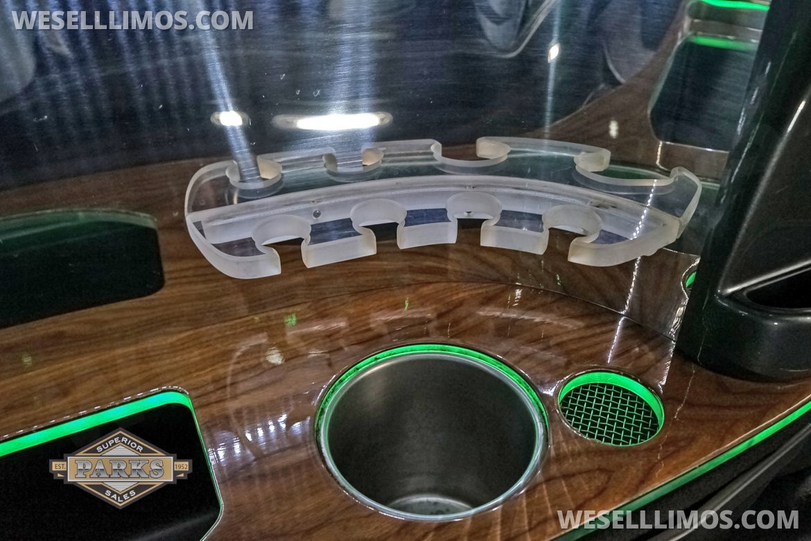 Limousine for Sale in Somers, CT - Photo 78