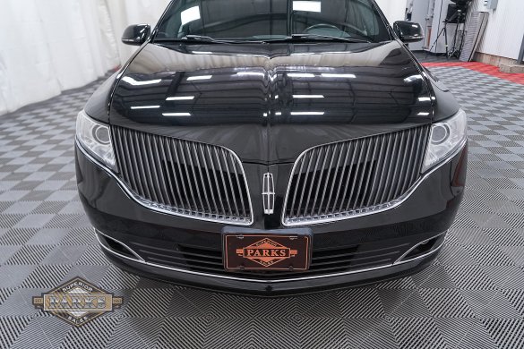 2014 Royale Lincoln MKT Limousine