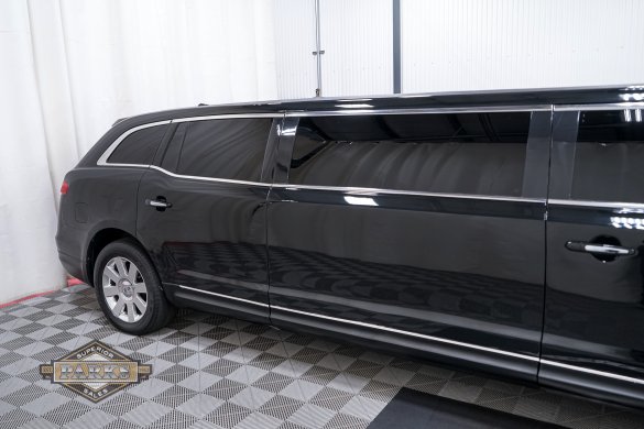 2014 Royale Lincoln MKT Limousine