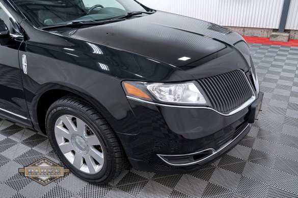 2014 Royale Lincoln MKT Limousine