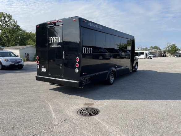 2017 Ford E450 Limo Bus for Sale in Chicago, IL - Photo 2