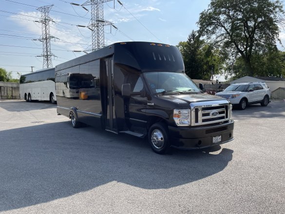 2017 Ford E450 Limo Bus for Sale in Chicago, IL - Photo 3