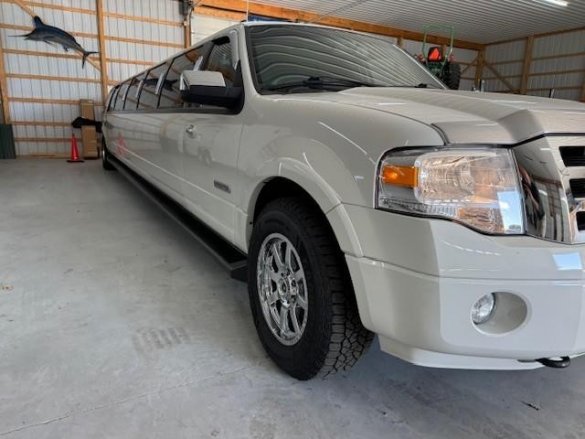 2008 Great Lakes   Ford Expedition  Limousine