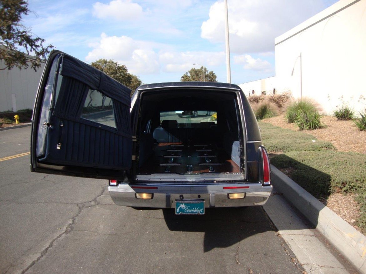 Photo of Funeral for sale: 1993 Cadillac Fleetwood by Eureka