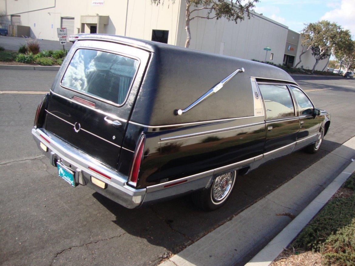 Photo of Funeral for sale: 1993 Cadillac Fleetwood by Eureka