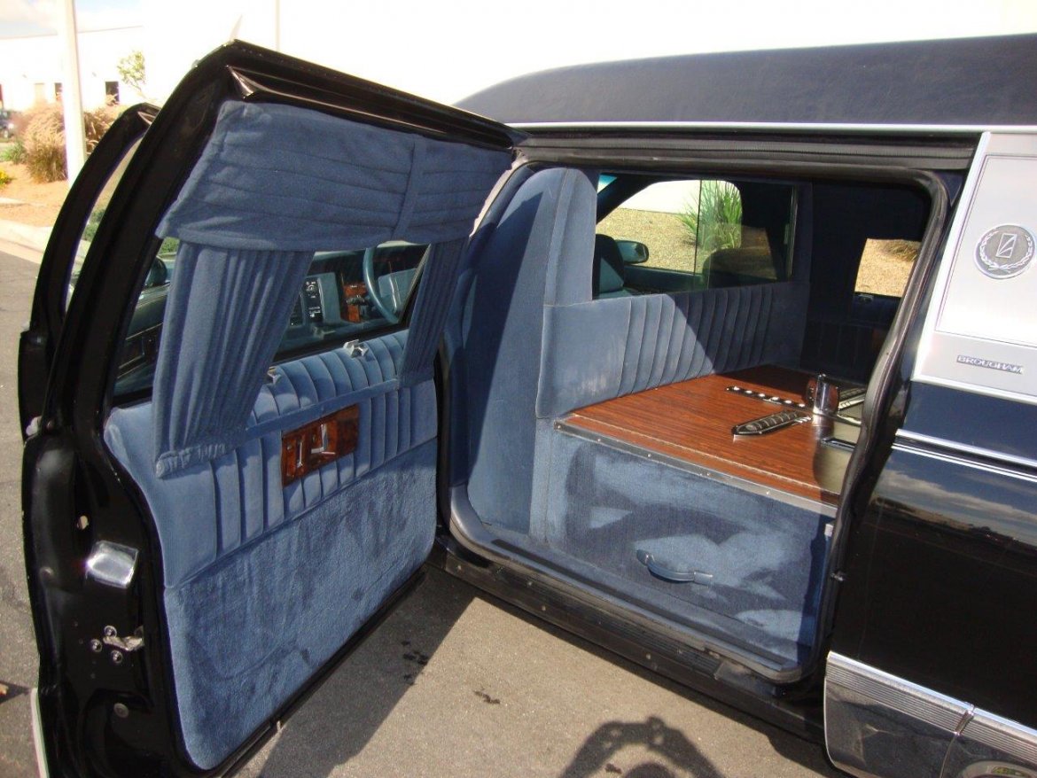 Photo of Funeral for sale: 1993 Cadillac Fleetwood by Eureka