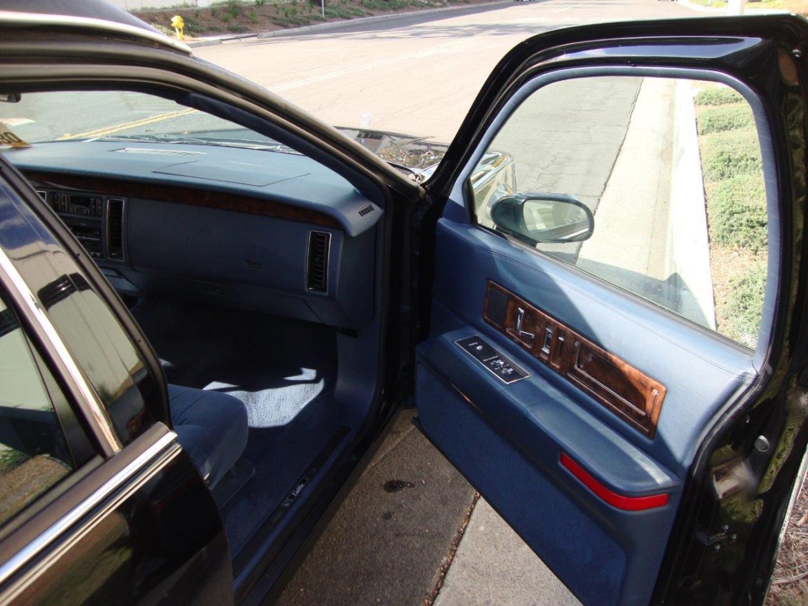 Photo of Funeral for sale: 1993 Cadillac Fleetwood by Eureka