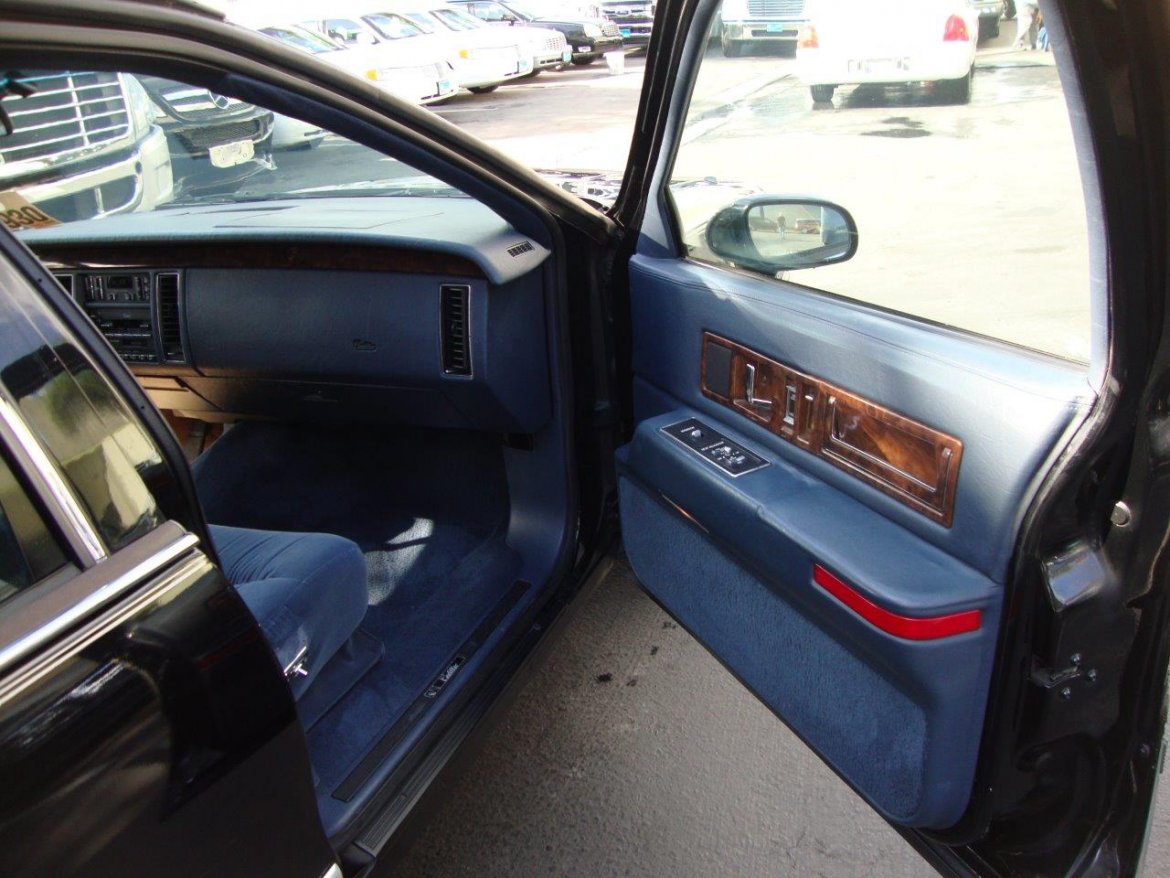 Photo of Funeral for sale: 1993 Cadillac Fleetwood by Eureka