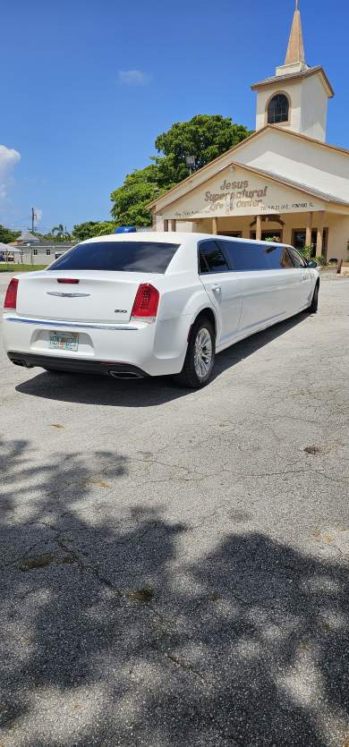 2016 Blackstone Chrysler 300 Limousine