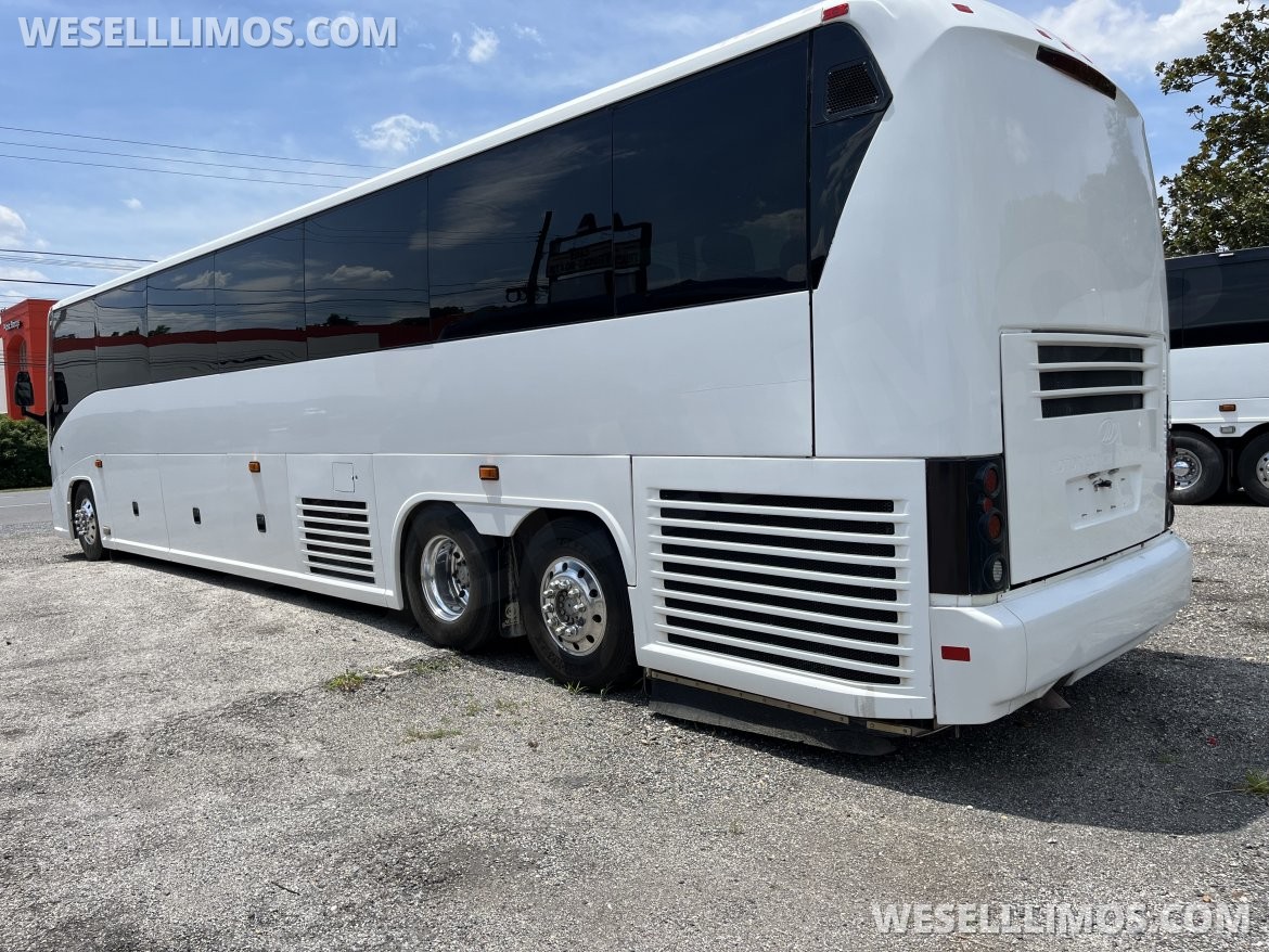 Motorcoach for Sale in Pasadena, MD - Photo 3