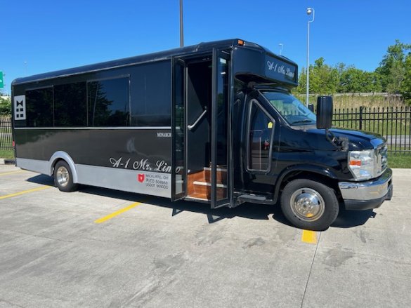 2013 Ford E-450 Limo Bus for Sale in Wickliffe, OH - Main Photo