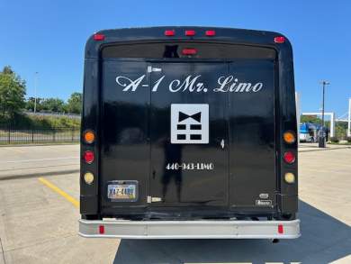 2014 LGE Ford E450 Limo Bus