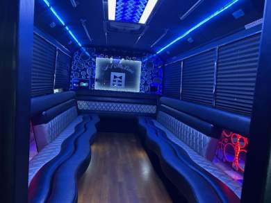 2014 LGE Ford E450 Limo Bus