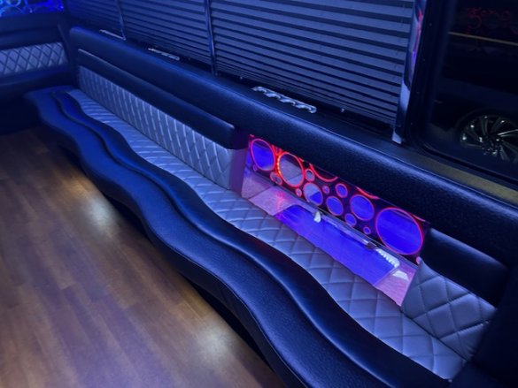 2014 LGE Ford E450 Limo Bus