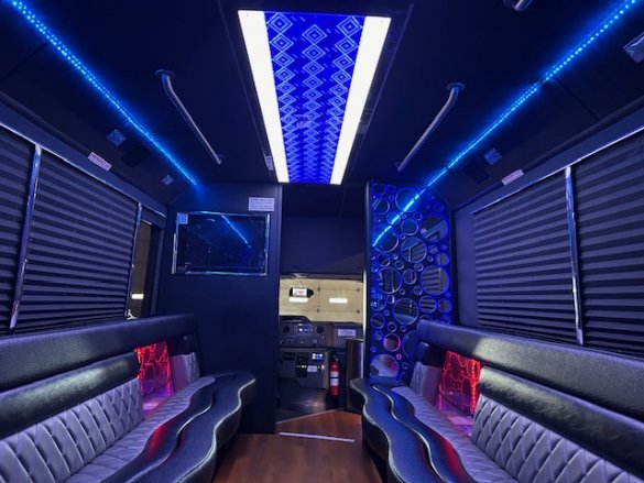 2014 LGE Ford E450 Limo Bus