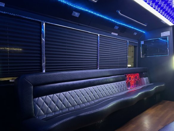 2014 LGE Ford E450 Limo Bus