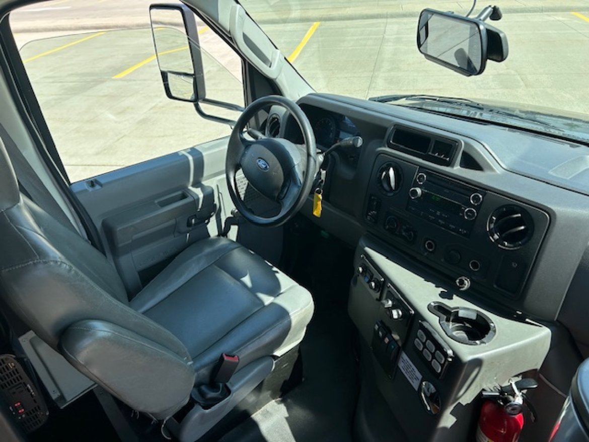 Limo Bus for Sale in Wickliffe, OH - Photo 24