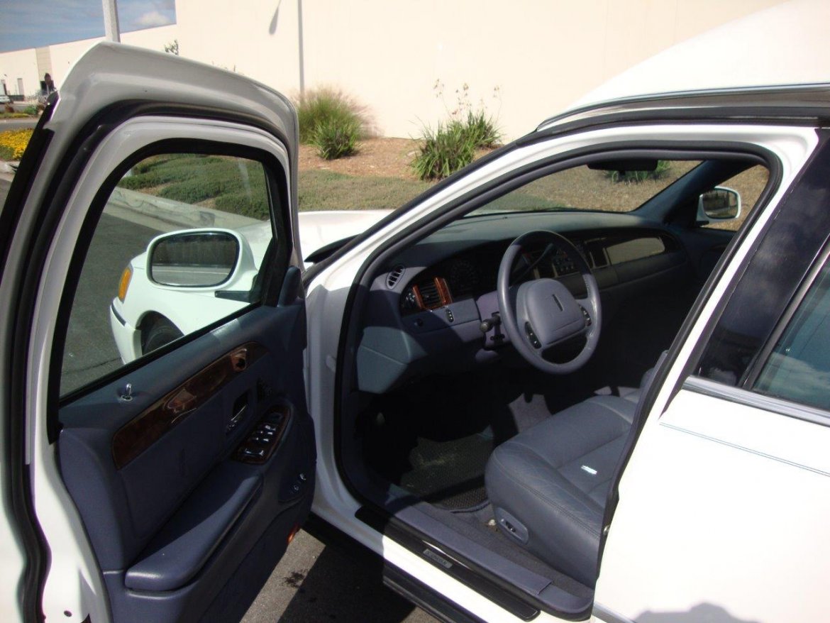Photo of Funeral for sale: 2001 Lincoln Town Car by Miller Meteor