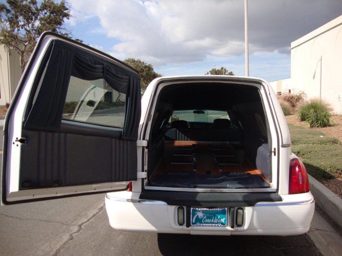 Photo of Funeral for sale: 2001 Lincoln Town Car by Miller Meteor