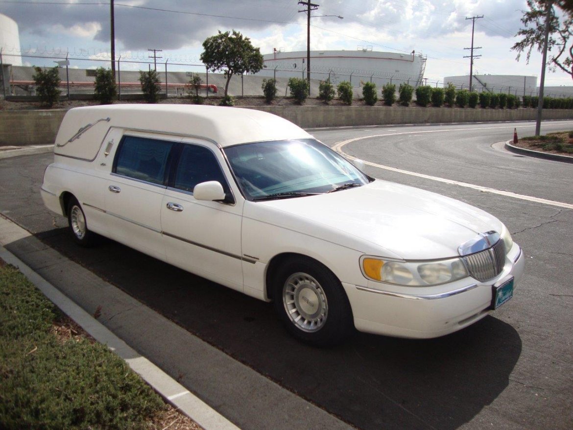 Photo of Funeral for sale: 2001 Lincoln Town Car by Miller Meteor