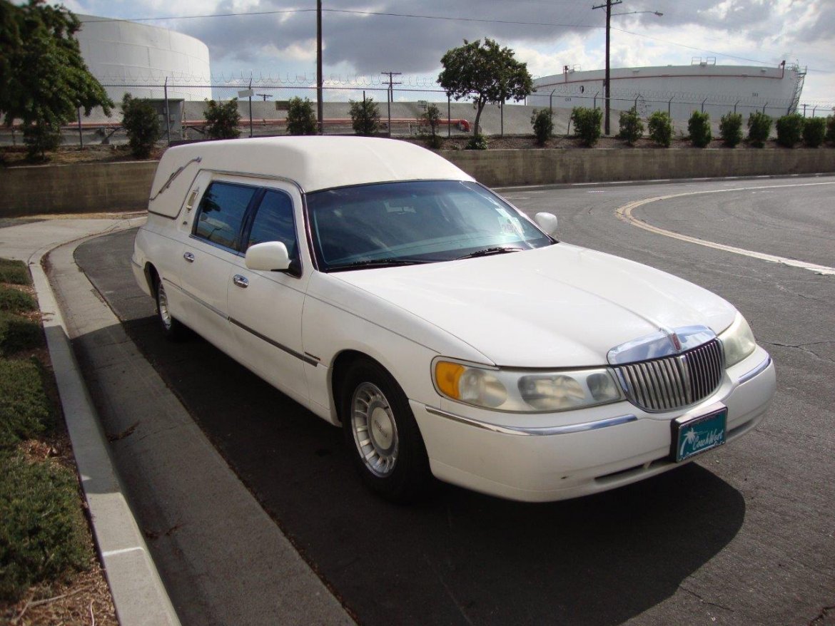 Photo of Funeral for sale: 2001 Lincoln Town Car by Miller Meteor