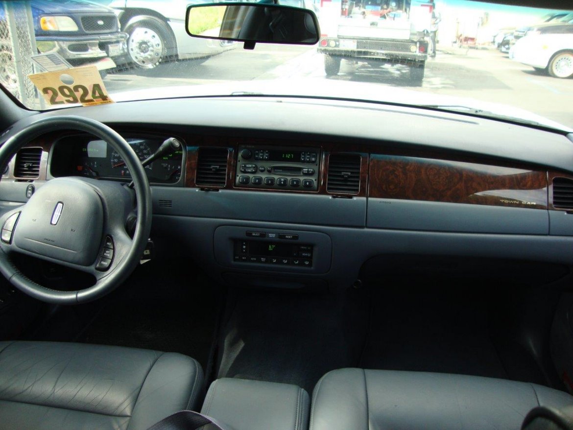 Photo of Funeral for sale: 2001 Lincoln Town Car by Miller Meteor