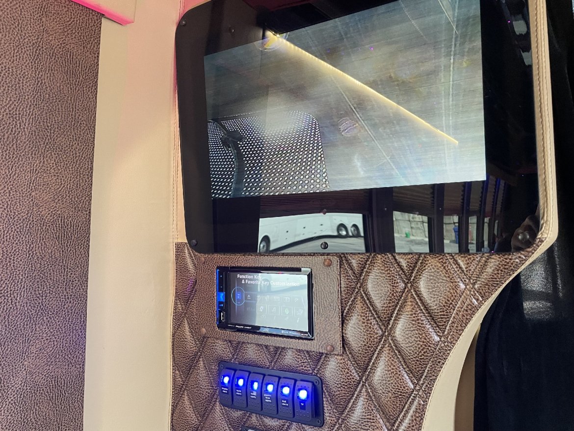 Limo Bus for Sale in Chicago, IL - Photo 17