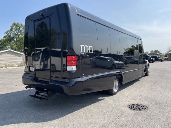 2020 Executive Coachbuilders Ford F-550 Limo Bus